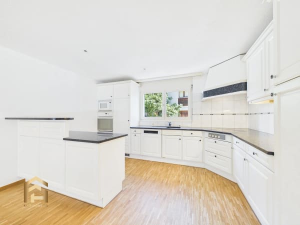 Immobilie in Stalden - Traumhaftes 6.5Zimmer-Reihenhaus mit Terrasse & Balkon - Bild 1