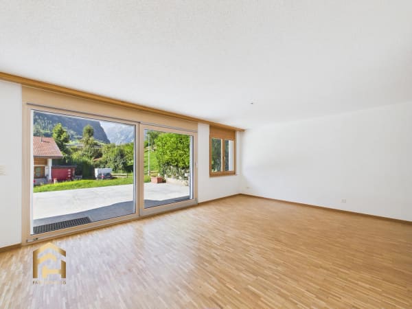 Immobilie in Stalden - Traumhaftes 6.5Zimmer-Reihenhaus mit Terrasse & Balkon - Bild 2
