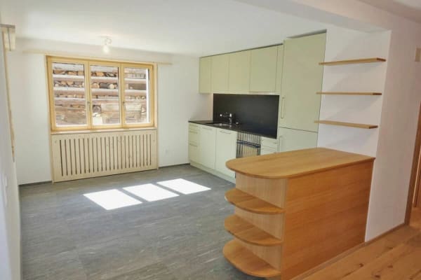 Immobilie in Luven - Zweifamilienhaus mit zwei 4Â½-Zimmer-Wohnungen, Wohnung Nr. 1 - Bild 2