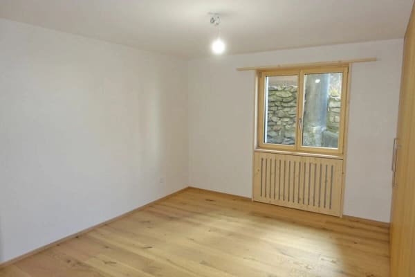 Immobilie in Luven - Zweifamilienhaus mit zwei 4Â½-Zimmer-Wohnungen, Wohnung Nr. 1 - Bild 5