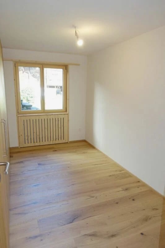 Immobilie in Luven - Zweifamilienhaus mit zwei 4Â½-Zimmer-Wohnungen, Wohnung Nr. 1 - Bild 7