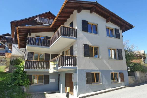 Immobilie in Luven - Zweifamilienhaus mit zwei 4Â½-Zimmer-Wohnungen, Wohnung Nr. 2 - Bild 0