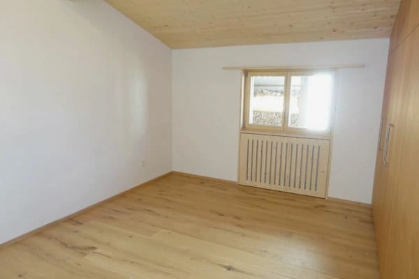 Immobilie in Luven - Zweifamilienhaus mit zwei 4Â½-Zimmer-Wohnungen, Wohnung Nr. 2 - Bild 5
