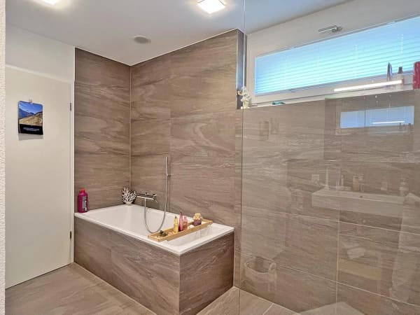 Immobilie in Utzenstorf - Modernes Wohnen mit Minergie-Komfort, grosszügigem Grundriss und idealer Lage - Bild 2