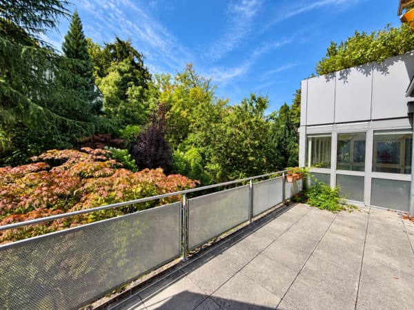 Immobilie in Bottmingen - Gepflegte 4.5 Zi.-Wohnung mit Wintergarten und Balkon - Bild 1