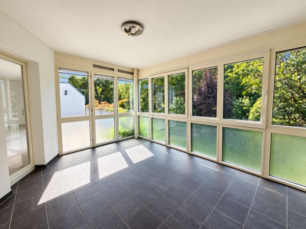 Immobilie in Bottmingen - Gepflegte 4.5 Zi.-Wohnung mit Wintergarten und Balkon - Bild 3