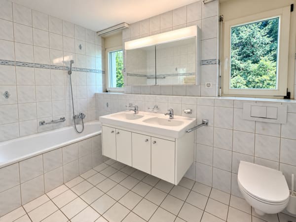 Immobilie in Bottmingen - Gepflegte 4.5 Zi.-Wohnung mit Wintergarten und Balkon - Bild 6