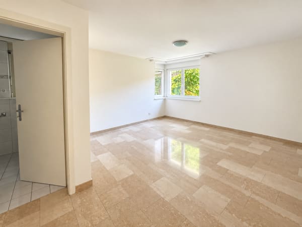 Immobilie in Bottmingen - Gepflegte 4.5 Zi.-Wohnung mit Wintergarten und Balkon - Bild 8