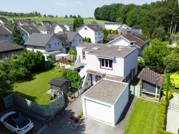 Immobilie in Henau - Markantes 5.5-Zimmer-Einfamilienhaus mit Garage - Bild 0