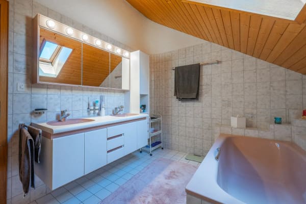 Immobilie in Niederuzwil - GrosszÃ¼gige 4.5-Zimmer-Dachwohnung in Niederuzwil - Bild 12