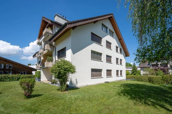 Immobilie in Niederuzwil - GrosszÃ¼gige 4.5-Zimmer-Dachwohnung in Niederuzwil - Bild 2