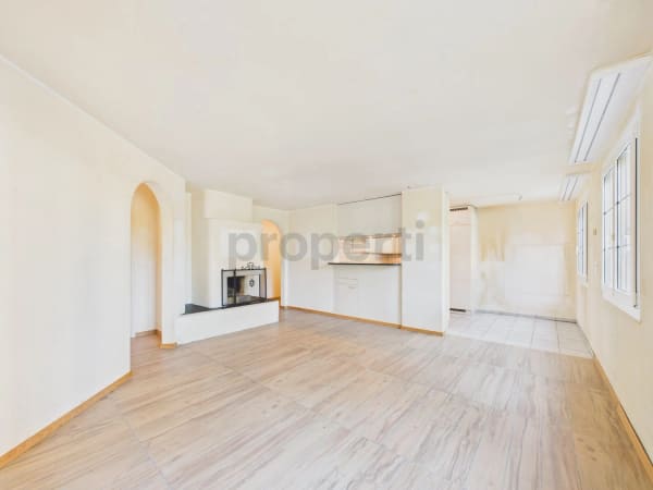 Immobilie in Oberglatt Zh - Gemütliche 3.5-Zimmer-Gartenwohnung mit Kamin und Gestaltungspotenzial - Bild 3