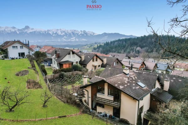 Immobilie in Heimberg - Grosses 10-Zimmer Reiheneckhaus mit Gartenparadies an Top Lage - Bild 2