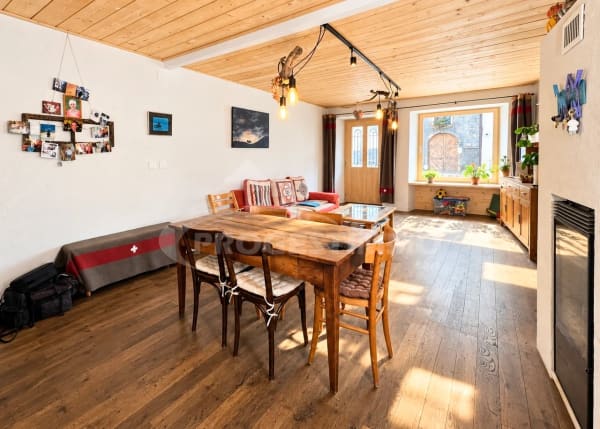 Immobilie in Sembrancher - CONFORT ET CONVIVIALITÉ AVEC CETTE MAISON MITOYENNE DE 5,5 PIÈCES - Bild 0