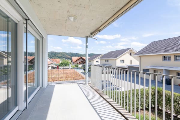Immobilie in Staffelbach - Moderne 2.5-Zimmer-Wohnung im 1. OG mit Balkon, Staffelbach - Bild 2