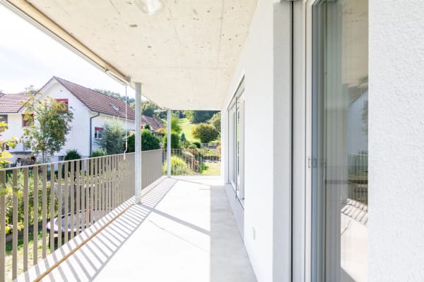 Immobilie in Staffelbach - Moderne 4.5-Zimmer-Wohnung im 1. OG mit Balkon, Staffelbach - Bild 2