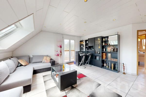 Immobilie in Dotzigen - Aussergewöhnliche 5.5-Zimmer-Maisonette mit Wellnessbereich - Bild 1