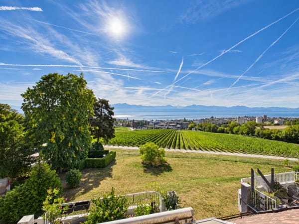 Immobilie in Echichens - Echichens 4,5 pièces sous les toits avec vue sur le Léman - Bild 1