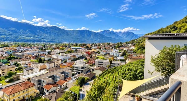 Immobilie in Monte Carasso - Villa con giardino e vista panoramica - Bild 2
