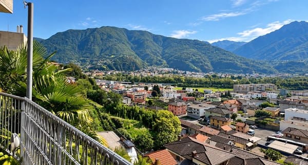Immobilie in Monte Carasso - Villa con giardino e vista panoramica - Bild 31