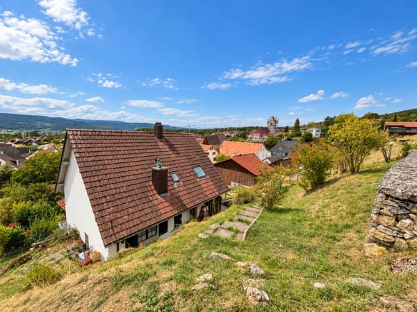 Immobilie in Blauen - Freistehendes Einfamilienhaus mit Weitblick über das Laufental - Bild 0