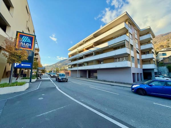 Immobilie in Minusio - ZWEITWOHNSITZ - moderne 2.5 mit pool - 2.5 con piscina - Bild 0