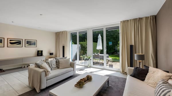Immobilie in Oberrieden - GemÃ¼tliches 5.5 Zimmer-Reihenmittelhaus mit Garten und zwei Sonnenterr - Bild 3