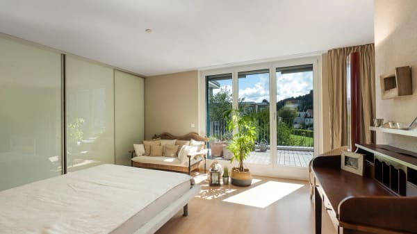 Immobilie in Oberrieden - GemÃ¼tliches 5.5 Zimmer-Reihenmittelhaus mit Garten und zwei Sonnenterr - Bild 9