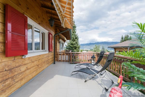 Immobilie in Meierskappel - 2-Familien Chalet mit 6.5 bis 7.5 und 2.5-Zimmer Wohnung, teils mit Seesicht - Bild 2