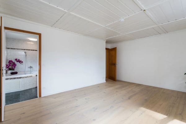 Immobilie in Meierskappel - 2-Familien Chalet mit 6.5 bis 7.5 und 2.5-Zimmer Wohnung, teils mit Seesicht - Bild 20