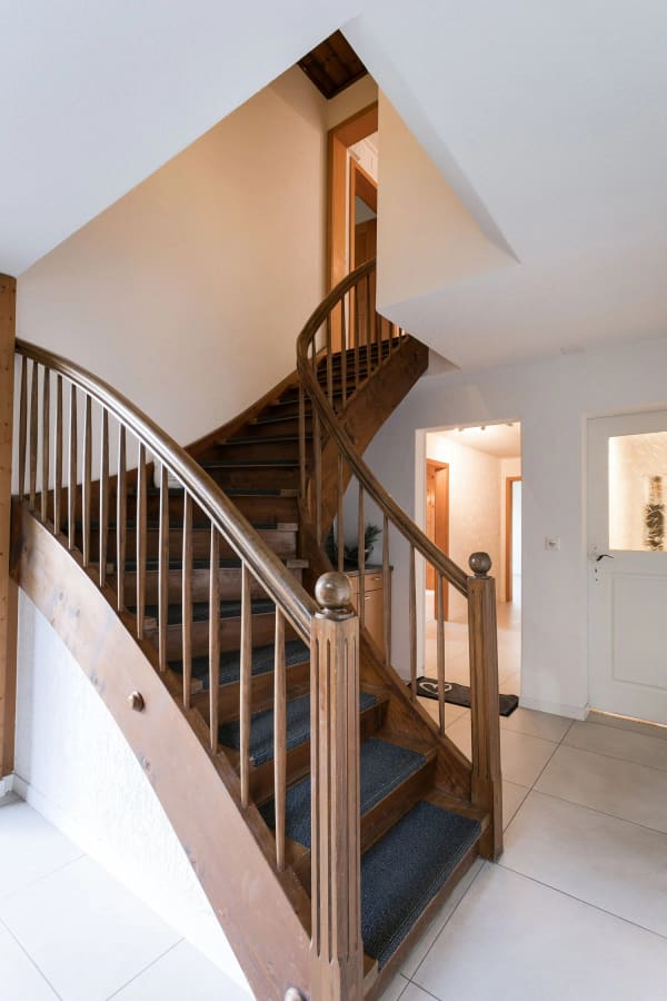 Immobilie in Meierskappel - 2-Familien Chalet mit 6.5 bis 7.5 und 2.5-Zimmer Wohnung, teils mit Seesicht - Bild 5