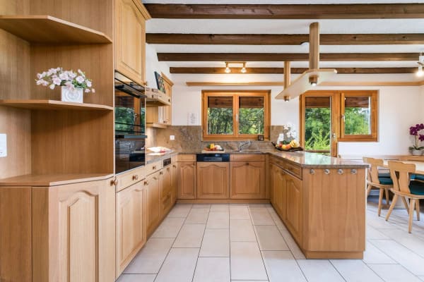 Immobilie in Meierskappel - 2-Familien Chalet mit 6.5 bis 7.5 und 2.5-Zimmer Wohnung, teils mit Seesicht - Bild 7