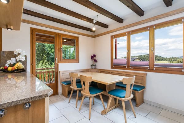Immobilie in Meierskappel - 2-Familien Chalet mit 6.5 bis 7.5 und 2.5-Zimmer Wohnung, teils mit Seesicht - Bild 8