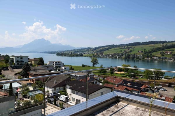 Immobilie in Küssnacht Am Rigi - Attikawohnung mit Terrasse und Dachgarten - Bild 0