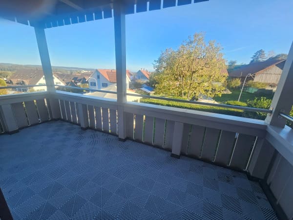Immobilie in Neerach - 3.5-Zimmer-Wohnung mit schöner Aussicht im steuergünstigen Neerach - Bild 0
