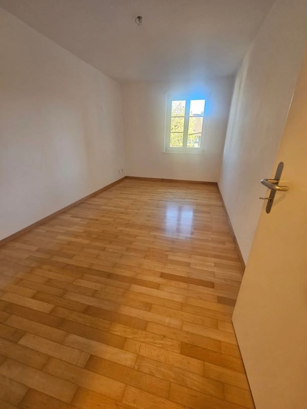Immobilie in Neerach - 3.5-Zimmer-Wohnung mit schöner Aussicht im steuergünstigen Neerach - Bild 8