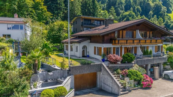 Immobilie in Schattdorf - Doppeleinfamilienhaus mit atemberaubender Panoramaaussicht - Bild 5