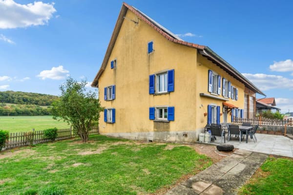 Immobilie in Chevenez - Spacieuse maison mitoyenne de 9 piÃ¨ces avec espaces de travail et de stockage Ã  Chevenez - Bild 0