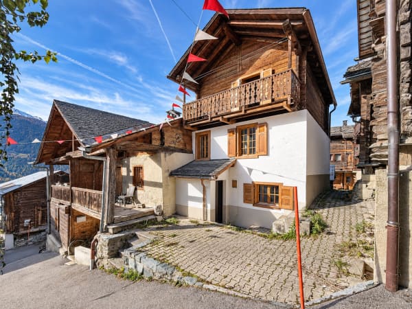 Immobilie in Sarreyer - Chalet à rénover – L'âme d'une grange alpine à Sarreyer - Bild 0