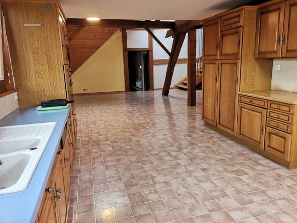 Immobilie in Movelier - Baisse de prix : grand duplex au centre du village avec garage et atelier, libre de suite - Bild 10