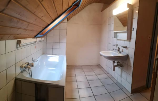 Immobilie in Movelier - Baisse de prix : grand duplex au centre du village avec garage et atelier, libre de suite - Bild 18