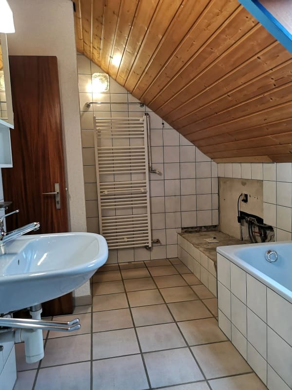 Immobilie in Movelier - Baisse de prix : grand duplex au centre du village avec garage et atelier, libre de suite - Bild 19