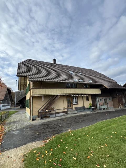 Immobilie in Madiswil - Charmantes 9-Zimmer-Bauernhaus in Madiswil – Juwel mit viel Potenzial - Bild 2