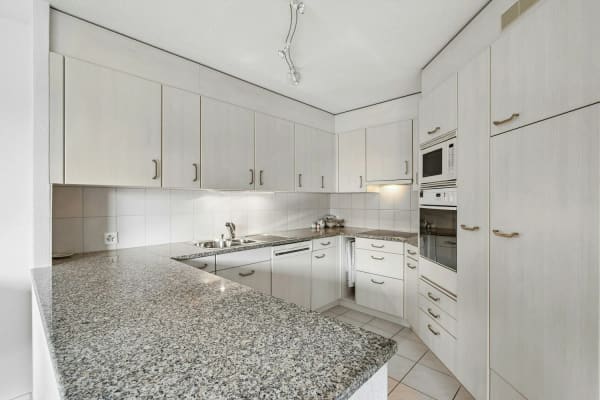 Immobilie in Hombrechtikon - GrosszÃ¼gige 3Â½-Zimmer-Eigentumswohnung mit zwei Balkonen - Bild 3
