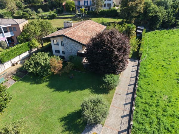 Immobilie in Tremona - Accogliente e caratteristica casa unifamiliare con grande giardino pianeggiante ben curato - Bild 0