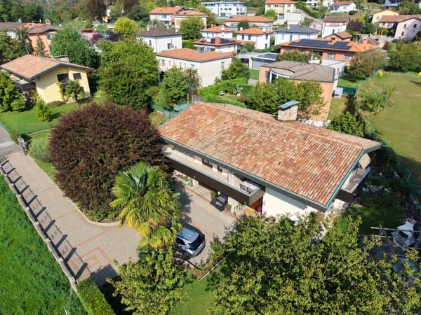 Immobilie in Tremona - Accogliente e caratteristica casa unifamiliare con grande giardino pianeggiante ben curato - Bild 1