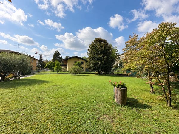 Immobilie in Tremona - Accogliente e caratteristica casa unifamiliare con grande giardino pianeggiante ben curato - Bild 20