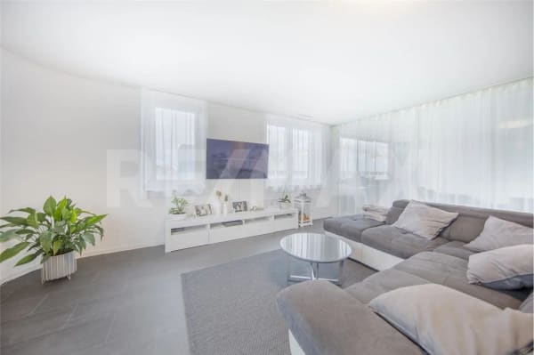 Immobilie in Ibach - Eine zentrale und moderne 4.5-Zimmer-Wohnung in 6438 Ibach-Schwyz - Bild 0