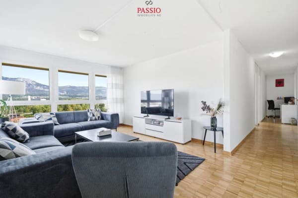 Immobilie in Derendingen - Zentrale & gepflegte 4.5-Zimmer-Wohnung mit unverbaubarer Weitsicht - Bild 1