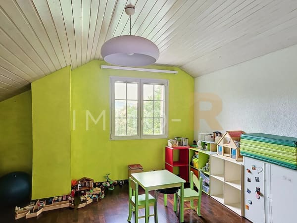 Immobilie in Echarlens - Magnifique villa de 7.5 pièces avec piscine chauffée - Bild 9
